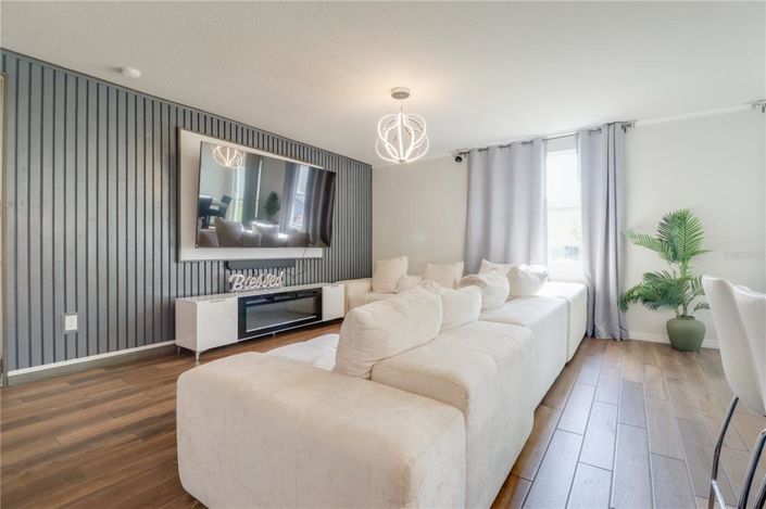 Image No.17-4 Bed Property for sale