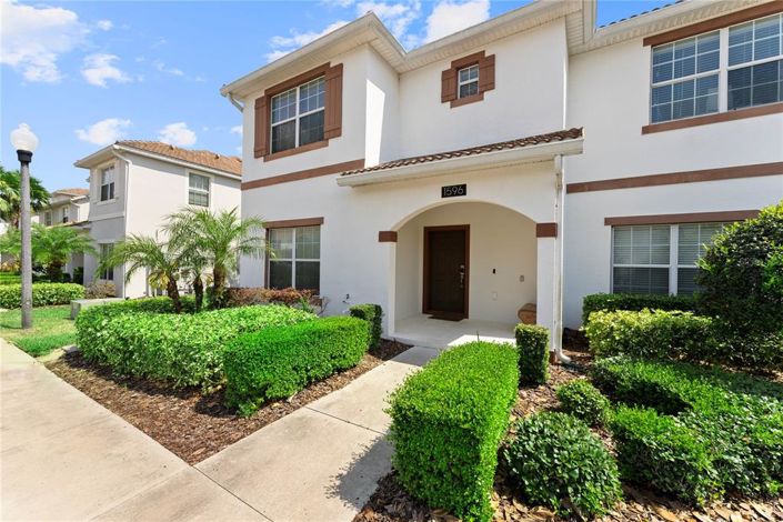 Image No.1-5 Bed Townhouse for sale