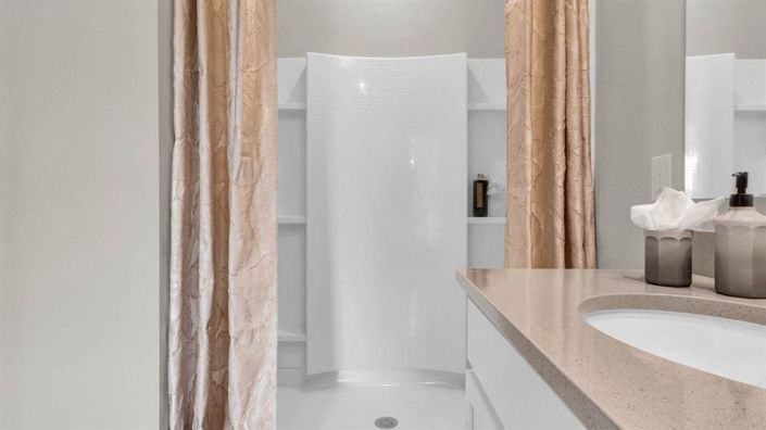 Image No.27-4 Bed Property for sale