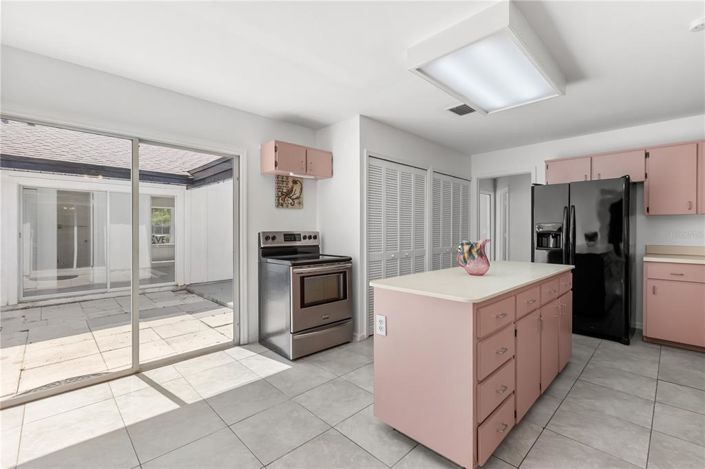 Image No.14-3 Bed Property for sale