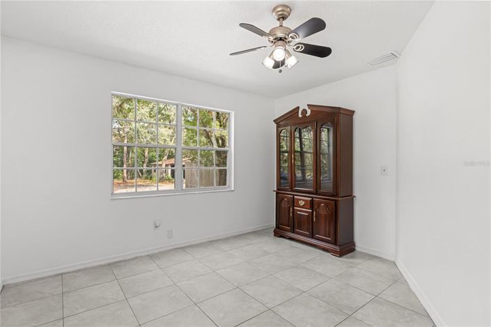 Image No.20-3 Bed Property for sale