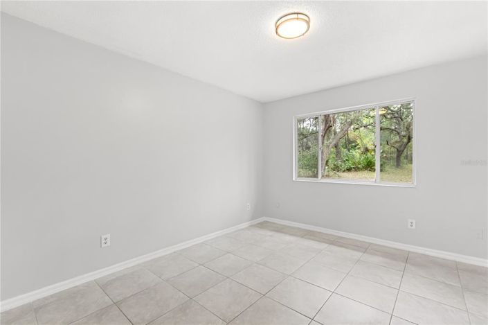 Image No.25-3 Bed Property for sale