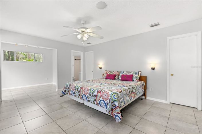 Image No.27-3 Bed Property for sale