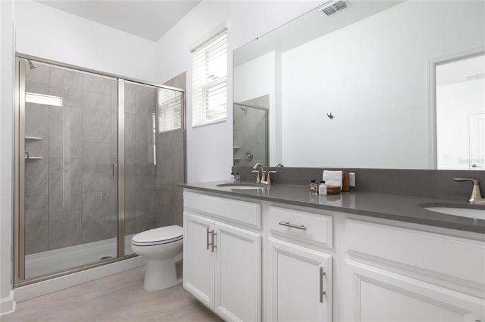 Image No.12-5 Bed Townhouse for sale