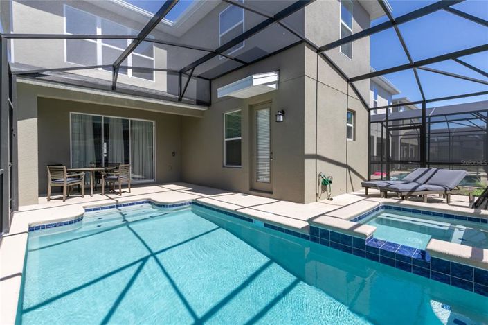 Image No.28-5 Bed Townhouse for sale