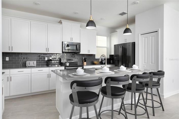 Image No.8-5 Bed Townhouse for sale