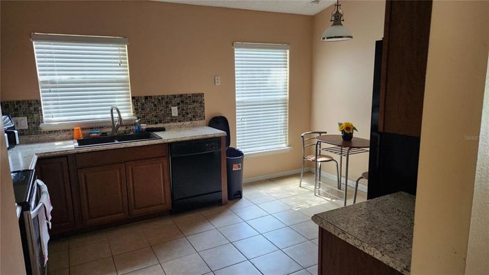 Image No.4-5 Bed Property for sale