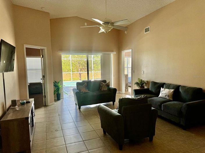 Image No.8-5 Bed Property for sale