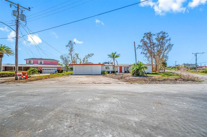 Image No.12-3 Bed Property for sale