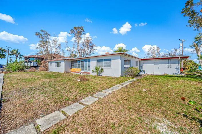 Image No.17-3 Bed Property for sale