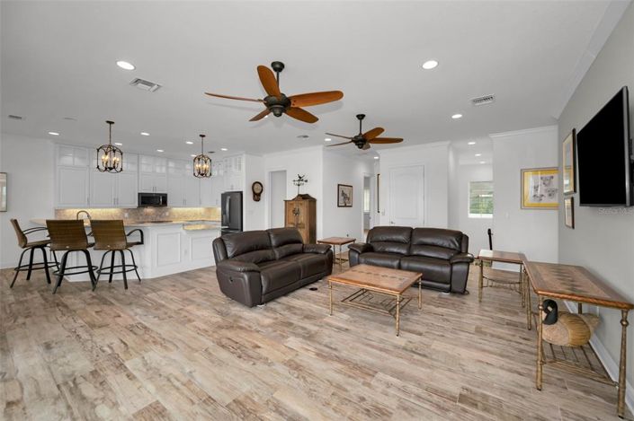 Image No.18-3 Bed Property for sale