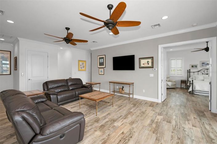 Image No.19-3 Bed Property for sale