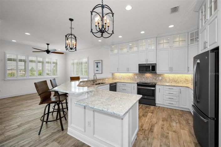 Image No.26-3 Bed Property for sale