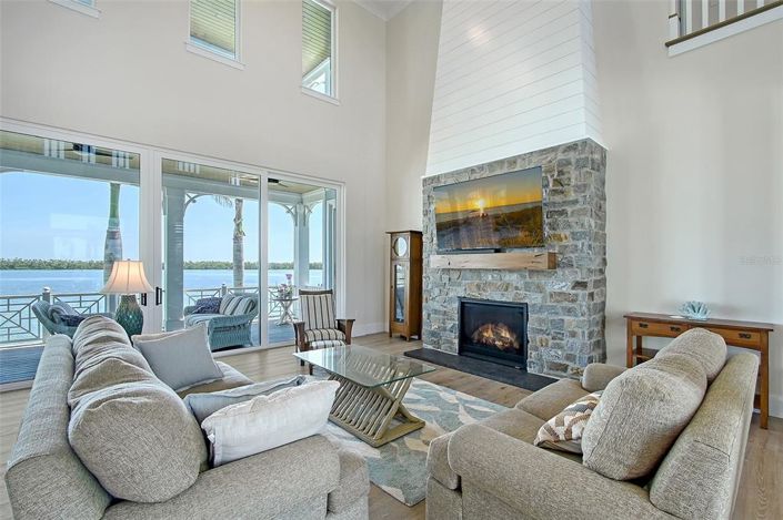 Image No.15-5 Bed Property for sale