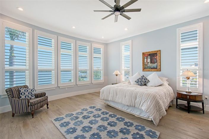 Image No.45-5 Bed Property for sale