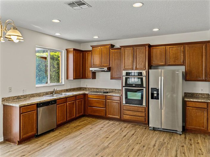 Image No.10-4 Bed Property for sale