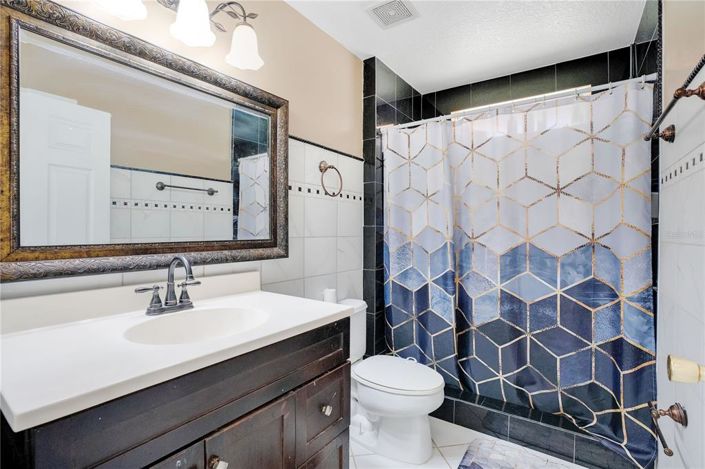 Image No.9-4 Bed Property for sale