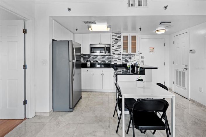 Image No.11-2 Bed Property for sale