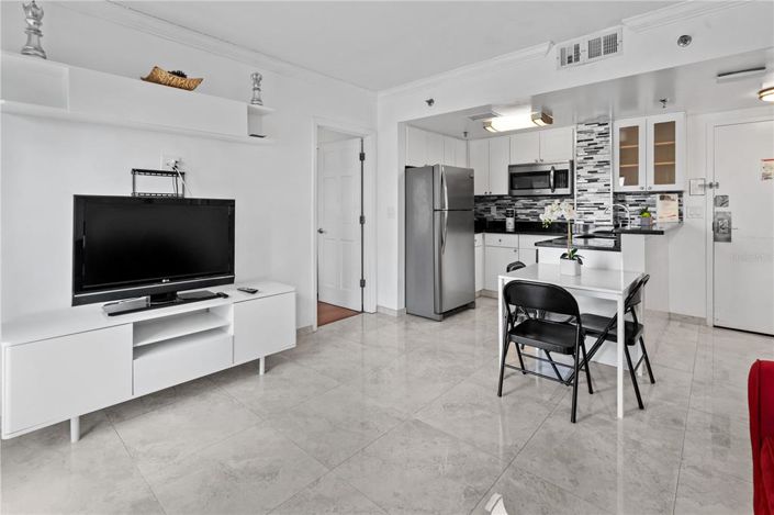 Image No.8-2 Bed Property for sale