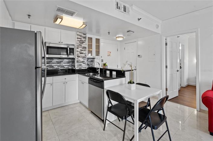 Image No.9-2 Bed Property for sale