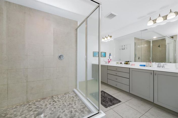 Image No.20-3 Bed Townhouse for sale