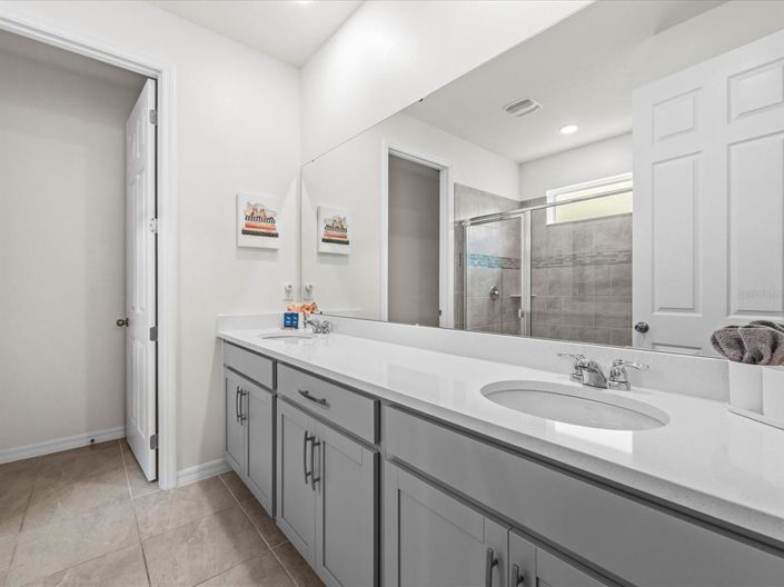 Image No.13-7 Bed Property for sale