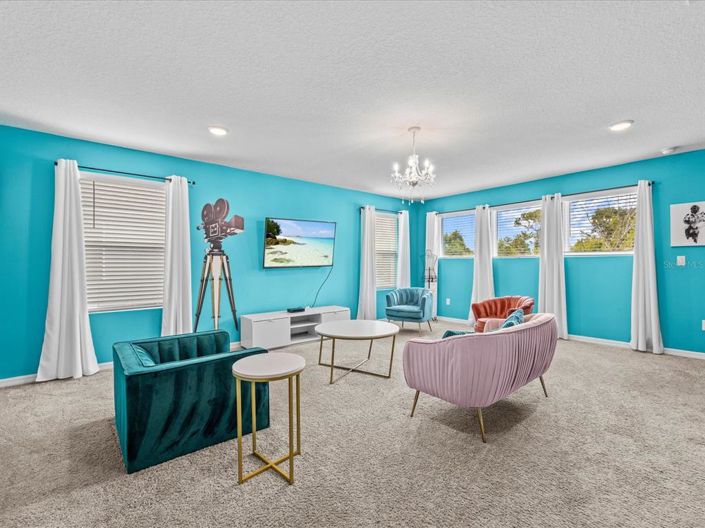 Image No.16-7 Bed Property for sale