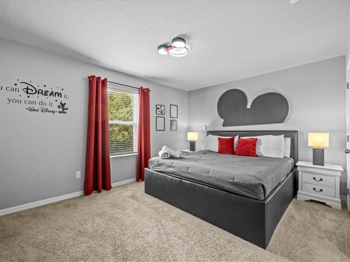 Image No.18-7 Bed Property for sale