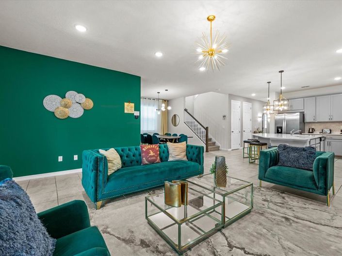 Image No.3-7 Bed Property for sale