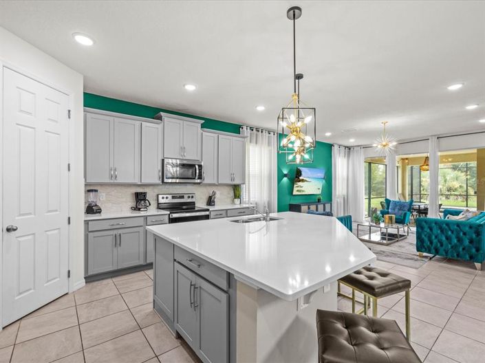 Image No.8-7 Bed Property for sale