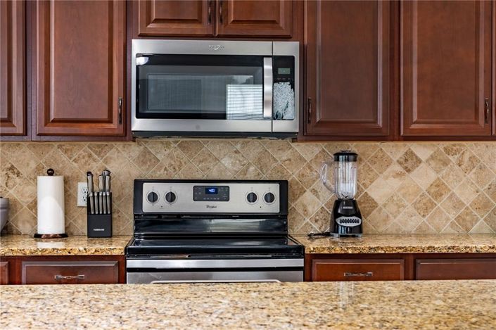 Image No.16-6 Bed Property for sale