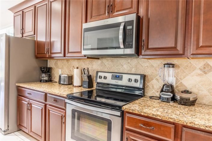 Image No.18-6 Bed Property for sale