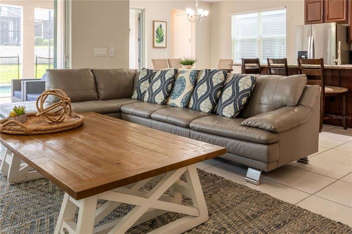 Image No.20-6 Bed Property for sale