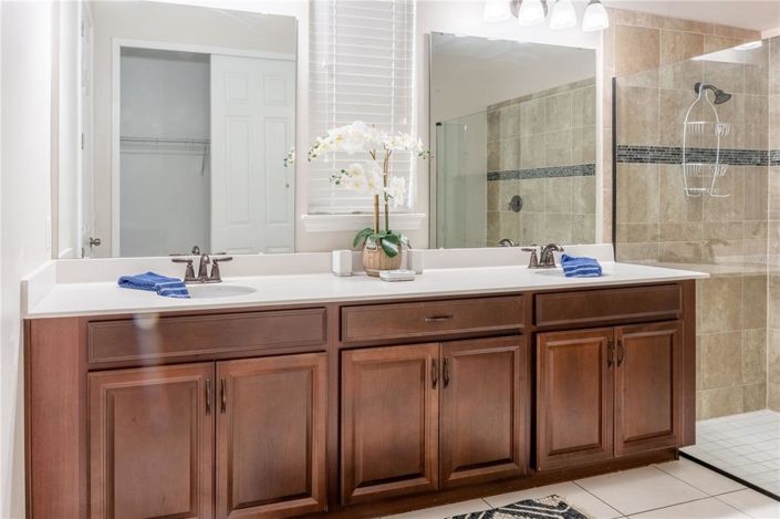 Image No.27-6 Bed Property for sale