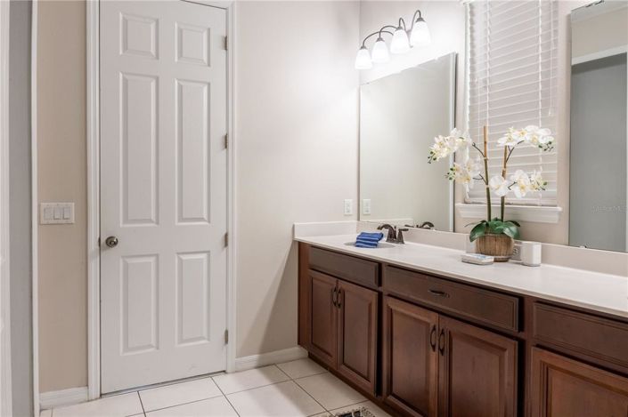 Image No.28-6 Bed Property for sale