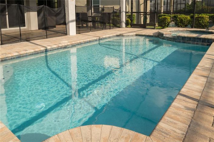 Image No.52-6 Bed Property for sale