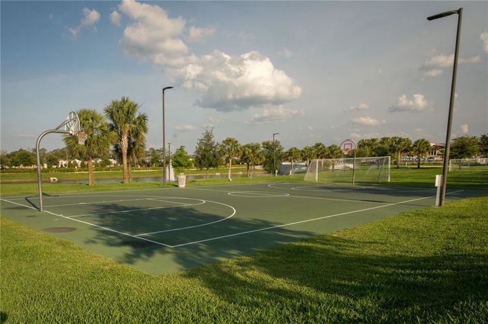 Image No.57-6 Bed Property for sale