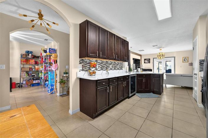 Image No.19-3 Bed Property for sale