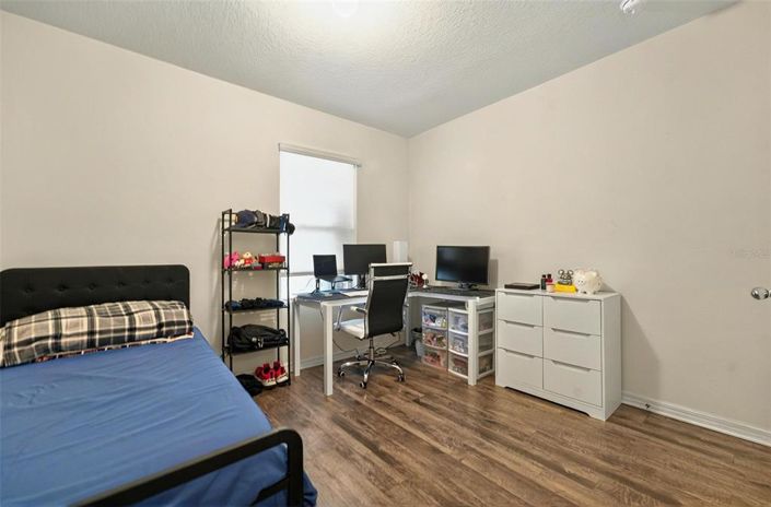 Image No.34-3 Bed Property for sale