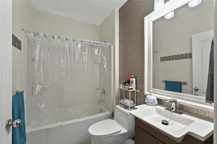 Image No.36-3 Bed Property for sale