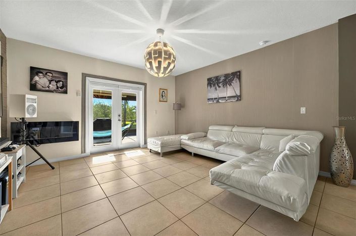 Image No.9-3 Bed Property for sale