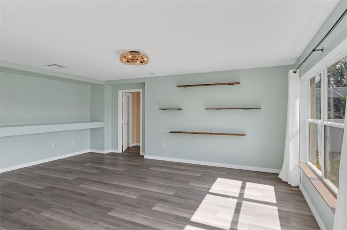 Image No.10-3 Bed Property for sale