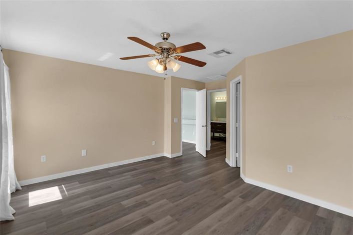 Image No.33-3 Bed Property for sale