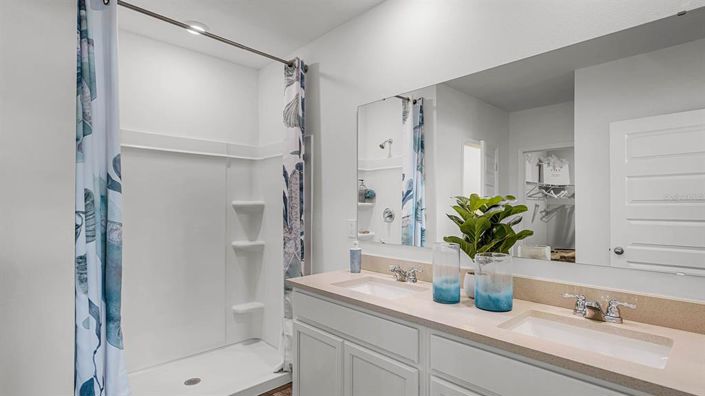 Image No.15-4 Bed Property for sale