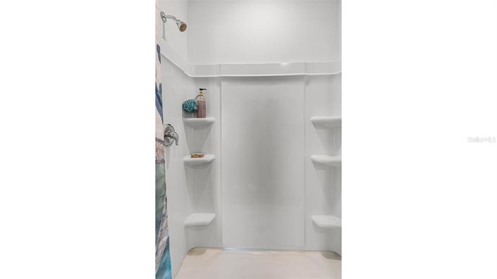 Image No.17-4 Bed Property for sale