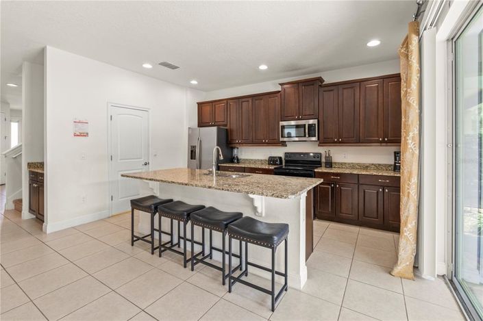 Image No.11-5 Bed Property for sale