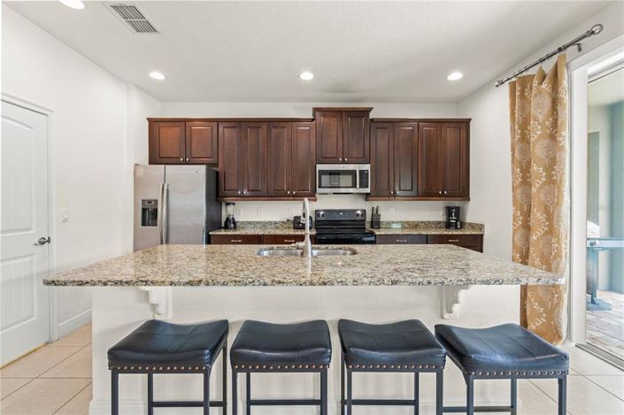 Image No.14-5 Bed Property for sale