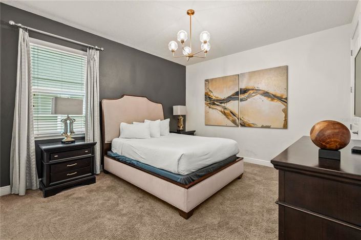 Image No.19-5 Bed Property for sale