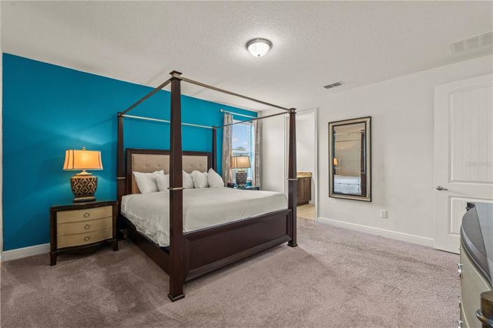 Image No.30-5 Bed Property for sale