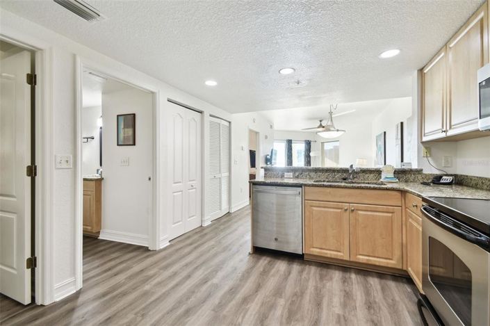 Image No.7-2 Bed Property for sale